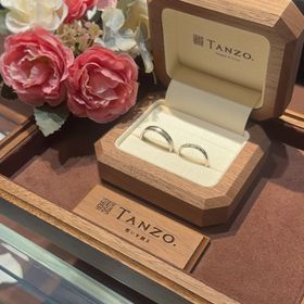 【TANZO.(鍛造指輪)の口コミ】 シンプルかつ華やかで、毎日テンションがあがるデザインです。サイズも何…
