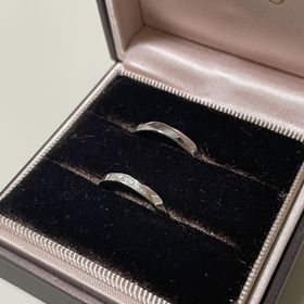 【アイプリモ(I-PRIMO)の口コミ】 ねじれが入った今どきの細めのデザインの指輪です。
シンプルでスタイリッ…