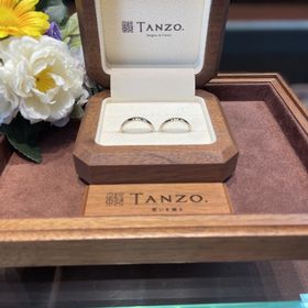 【TANZO.(鍛造指輪)の口コミ】 シンプルで普段使いがいい。
指輪の色も肌なじみがいい色となっているため…