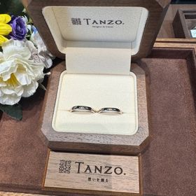 【TANZO.(鍛造指輪)の口コミ】 プラチナ素材が一般的だと思うがコーラルゴールドのすばらしい色に惹かれ…