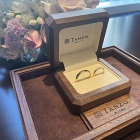 【TANZO.(鍛造指輪)の口コミ】 どんな服装にも合わせやすいゴールドです。お揃いでイエローゴールドにし…