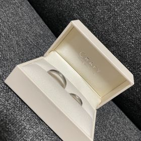 【CRAFY(クラフィ)の口コミ】 デザインを2人で考えて作ったところです！
指輪の太さや質感など
細かなと…