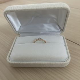 【KARAFURU(カラフル)】の口コミ ピンクゴールドの色味が、普段使いもでき、特別感もあるように感じさせてく...