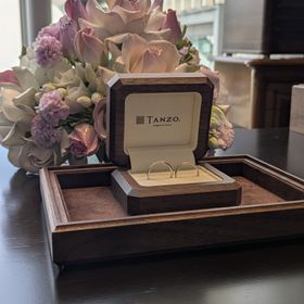 【TANZO.(鍛造指輪)の口コミ】 デザイン、素材、自分たちの思いを形にできる。
固定概念に囚われない。自…