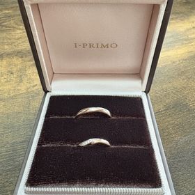 【アイプリモ(I-PRIMO)の口コミ】 リングはウェーブ状になっていて、
男性のリングは艶消し仕様になっていて…