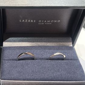 【ラザール ダイヤモンド(LAZARE DIAMOND)の口コミ】 婚約指輪も結婚指輪も同じところで購入したので、重ね付けをしてもとても…