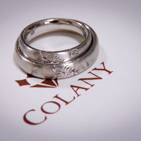 【COLANY(コラニー)の口コミ】 下見の時は、ダイヤの沢山付いている指輪に興味が傾いていました。
しかし…