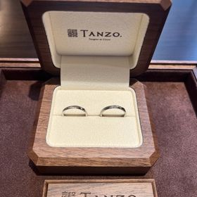 【TANZO.(鍛造指輪)の口コミ】 結婚指輪は毎日つけるので、丈夫で飽きのない物をと探していました所、こ…