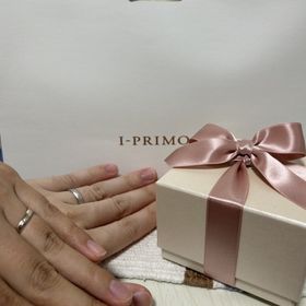 【アイプリモ(I-PRIMO)の口コミ】 真ん中に線が入っており、上下で金属の見え方が違うことが1番なポイント。…