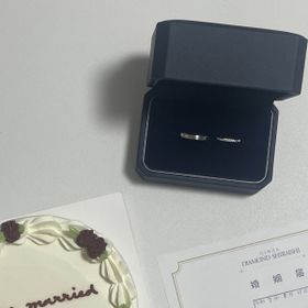 【銀座ダイヤモンドシライシの口コミ】 女性用は小さいですが高品質なダイヤモンドが複数入っていて、光に当たる…