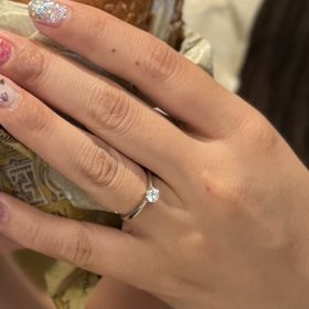 【銀座ダイヤモンドシライシの口コミ】 上下左右どこから見ても光を綺麗に反射するため、存在感を感じられる点が…