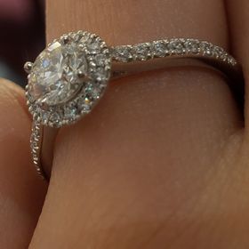 【ラザール ダイヤモンド【取扱店販売】】の口コミ 大切な婚約指輪の検討であったため、世界五大ジュエラーブランドや世界三大...