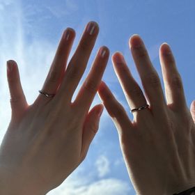 【カルティエ(Cartier)の口コミ】 プラチナかゴールドで迷いましたが、店員さんにプラチナの方が劣化しにく…