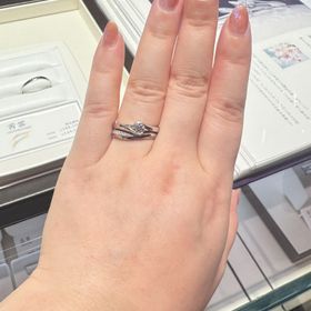 【俄(にわか)の口コミ】 とにかくデザインが豊富であること。石ありや石なし、ストレートや曲線デ…