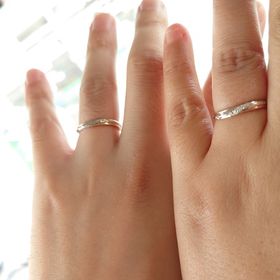 【ケイウノ ブライダル(K.UNO BRIDAL)の口コミ】 イエローゴールドがデフォルトなのですが、男性はそのまま、女性はピンク…