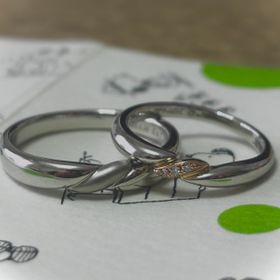 【with Happiness..の口コミ】 スヌーピーシリーズのHugという商品で、スヌーピーとウッドストックがハグ…