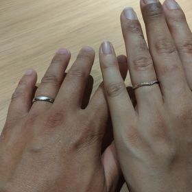 【PORTADA(ポルターダ)の口コミ】 女性側は他の指輪と比べると1番輝いていた。
材質がプラチナ PT950を選択…