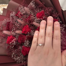 【ラザール ダイヤモンド(LAZARE DIAMOND)の口コミ】 ダイヤモンドは明るいところで輝くのは当たり前、暗いところでも輝きを放…