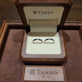 【TANZO.(鍛造指輪)の口コミ】 シンプルなのに重厚感を感じて、どんな服にも合わせやすい綺麗めデザイン…