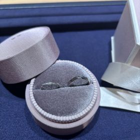 【LOVE NOTESの口コミ】 ダイヤのキラキラ感が欲しいけどあまり派手すぎずシンプルな指輪を探して…