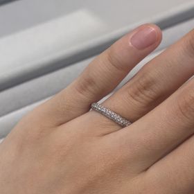 【アネリディギンザ(ANELLI DI GINZA)の口コミ】 ハーフエタニティで探していましたが、一列ではなく三列にダイヤモンドが…