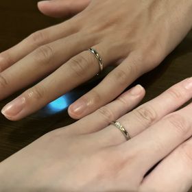 【ラザール ダイヤモンド(LAZARE DIAMOND)の口コミ】 様々なブランドの指輪を見て回りましたが、ダイアモンドの輝きが一番素敵…