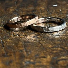 【ichi(イチ)の口コミ】 嫁はピンクゴールドベースの一部プラチナ。旦那はプラチナベースの一部ピ…