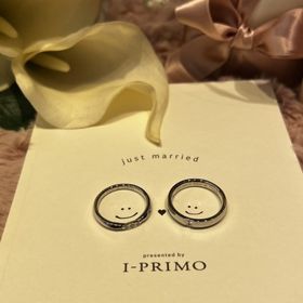 【アイプリモ(I-PRIMO)の口コミ】 指輪の名前はサウリア×サウリアFlatです。
女性のリングはアームを…