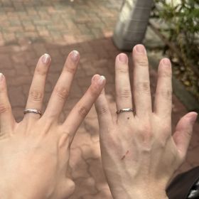 【エクセルコダイヤモンド(EXELCO DIAMOND)の口コミ】 色々試着して見比べましたがこちらをつけた時が一番指が綺麗に見えたので…