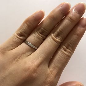 【PAVEO CHOCOLAT(パヴェオショコラ)の口コミ】 ダイヤの入り方がとてもかわいくて、輝きもとても綺麗だった。主人の指輪…