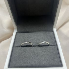 【Flowaves(フロウェーブス)】の口コミ 指輪をたくさん見る中でダイヤモンドについても学ぶことが多く、有名ブラン...