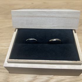 【出雲結(いずもゆい)の口コミ】 ダイヤが主張しすぎずキラキラ輝いているデザインが気に入りました！内側…