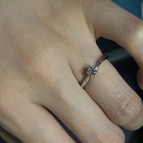 【アイプリモ(I-PRIMO)の口コミ】 フランネルフラワーをモチーフにしたデザインで、キュートさとシンプルさ…