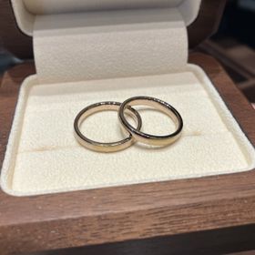 【TANZO.(鍛造指輪)の口コミ】 金面にすりガラス様加工入れて、キラキラし過ぎないようにできました。肌…