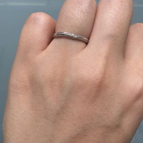 【GALA JEWELRY(ガラジュエリー)の口コミ】 リングの下の方にミル打ちがされてる。ミル打ちが気に入らないと伝えると…