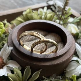 【鎌倉彫金工房の口コミ】 自分でぎゅっと丸めたり、こんこん叩いたり、ごしごし磨いたり時間をかけ…