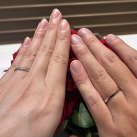 【ラザール ダイヤモンド(LAZARE DIAMOND)の口コミ】 シンプルかつ上品なところがお気に入りです。王道な一粒ダイヤモンドのデ…