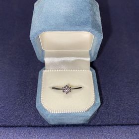 【BIJOUPIKO(ビジュピコ)の口コミ】 ダイヤモンドの説明を受けて、いくつかの種類を見させて頂きました。
妥協…