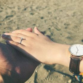 【銀座ダイヤモンドシライシの口コミ】 リングのデザインに一目惚れして購入しました。
ブライトボヤージュは左右…