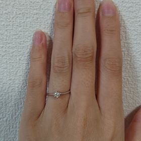 【ジュエリームナカタ(Jewelry MUNAKATA)】の口コミ シンプルながら洗練されたデザインで、長く愛用できそうな指輪です。指に自...