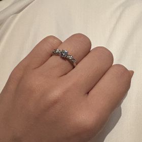 【LOVE NOTES】の口コミ 珍しい立体感のあるリボンのデザインに一目惚れしました。華やかさ、ファッ...