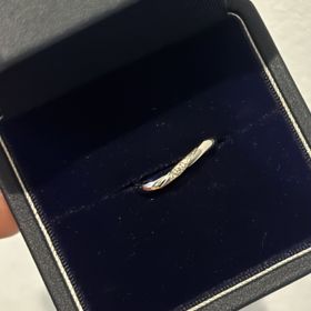 【鎌倉彫金工房の口コミ】 ウェーブデザインにクロスデザインを掛け合わせたオリジナルデザインにし…