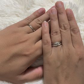 【銀座ダイヤモンドシライシの口コミ】 丸みのあり着け心地が良いです！わたしのデザインも華やかで、主人はシン…