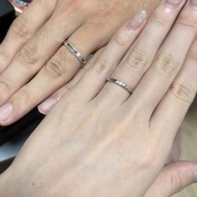 【ラザール ダイヤモンド(LAZARE DIAMOND)の口コミ】 指輪のデザインはダイヤモンドが必ず入ったもので、普段使いもできるよう…