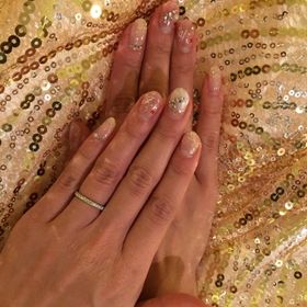 【STAR JEWELRY(スタージュエリー)の口コミ】 ハーフエタニティで探していてダイヤの大きさが理想的だった。手を長く綺…