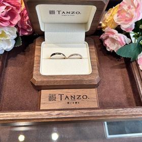 【TANZO.(鍛造指輪)の口コミ】 他の指輪よりも頑丈で、変形しないのが魅力的でした。
デザインもすべて自…