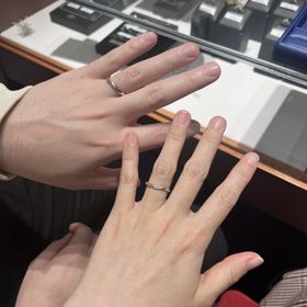 【銀座ダイヤモンドシライシの口コミ】 デザインが豊富で、女性らしいものが多いので好みに合いました。普段はつ…