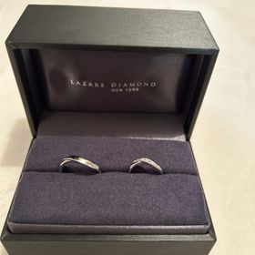 【ラザール ダイヤモンド(LAZARE DIAMOND)の口コミ】 他店であまりないデザインであり、人と被らない点が購入の決めてです。
ま…