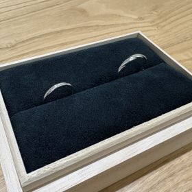 【出雲結(いずもゆい)の口コミ】 リングの細さやデザイン性に惹かれました。また、製品シリーズの数は少な…