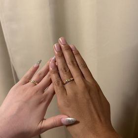 【銀座ダイヤモンドシライシの口コミ】 太めのデザインを選んだので、歳を取って指にシワが増えたりしてもつけや…